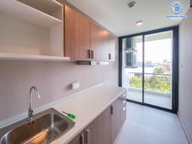 *****คอนโดมิเนียมมือสองย่านนนทบุรี โครงการริซโซ่คอนโด บางกร่าง เนื้อที่มากถึง 32.69 ตร.ม. ฟังก์ชัน 1 ห้องนอน 1 ห้องน้ำ บิวท์อินครบ พร้อมเข้าอยู่ ไม่เคยเข้าอยู่ แถมฟรี! 1 เครื่องปรับอากาศ, 1 เครื่องทำน้ำอุ่น, 1 เครื่องดูดควัน เพียง 10 นาทีก็ถึงรถไฟฟ้าสายสีม่วง "สถานีบางพลู"